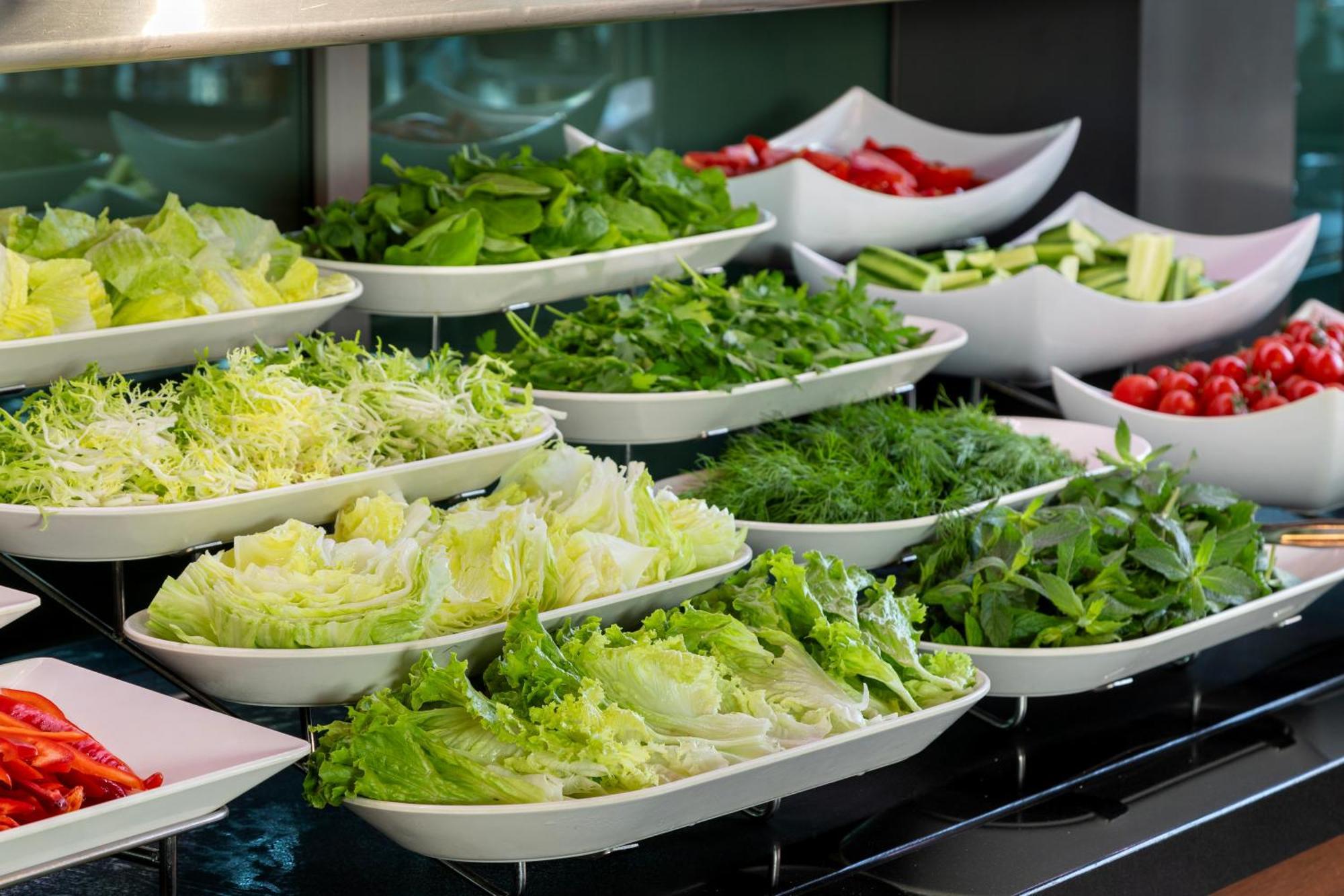 Miracle Istanbul Asia Airport Hotel & Spa Екстер'єр фото A salad bar