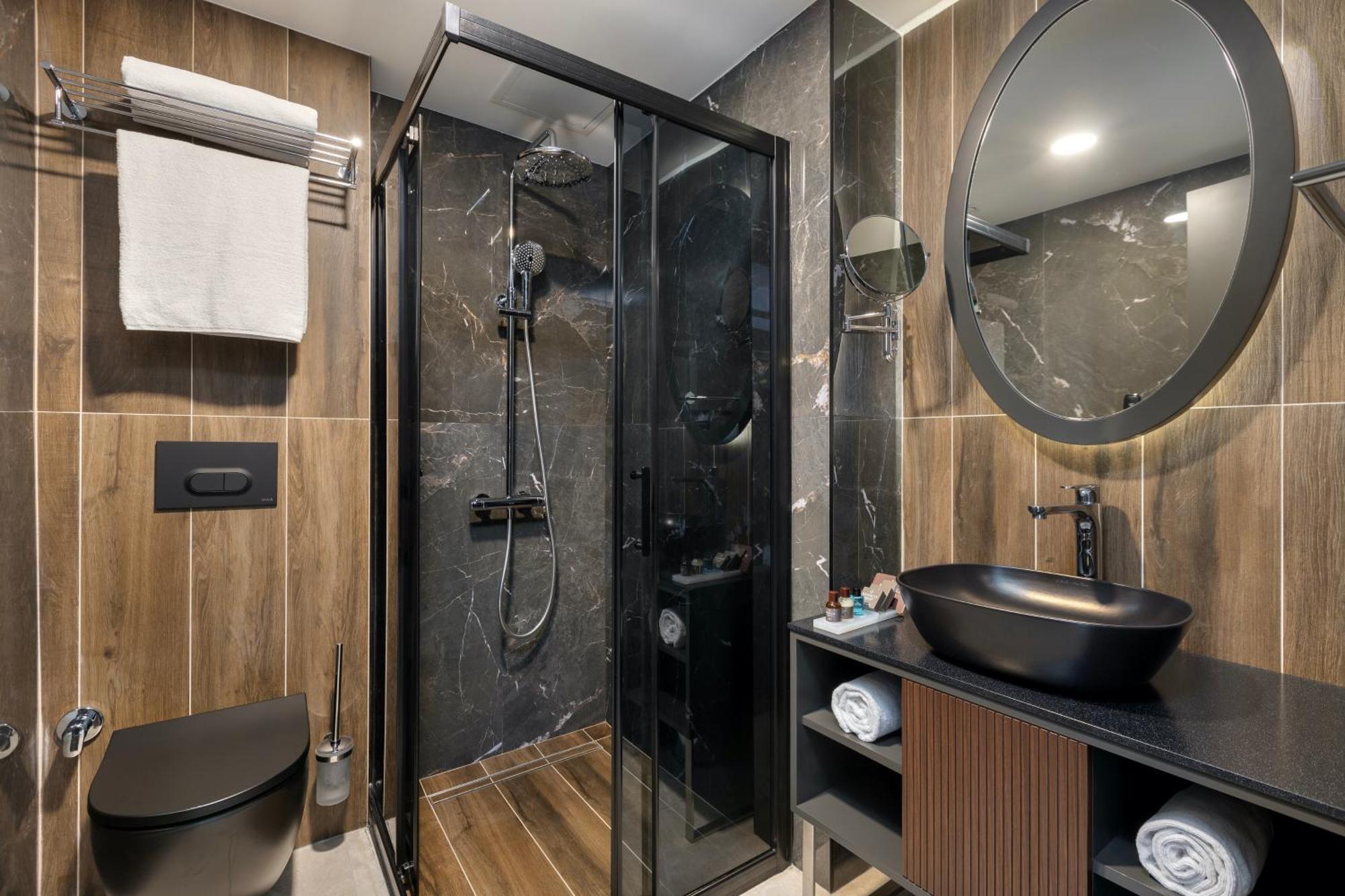 Miracle Istanbul Asia Airport Hotel & Spa Екстер'єр фото Bathroom