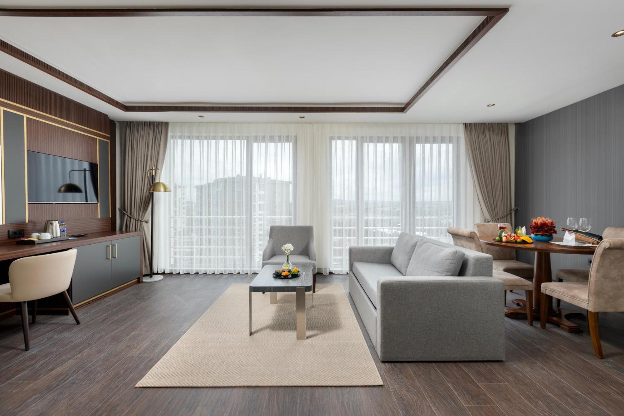 Miracle Istanbul Asia Airport Hotel & Spa Екстер'єр фото A suite at the hotel