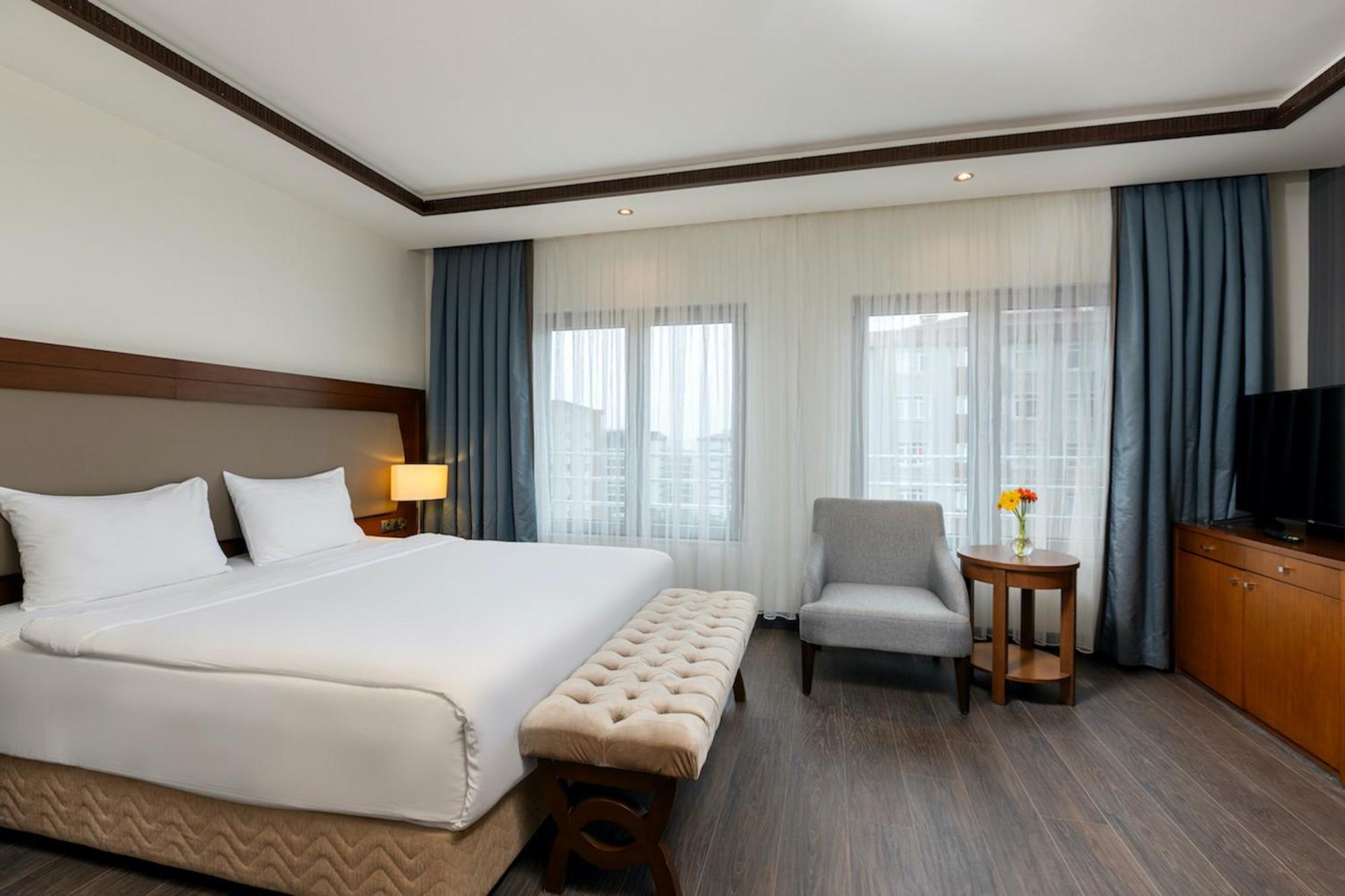 Miracle Istanbul Asia Airport Hotel & Spa Екстер'єр фото A bedroom at the hotel