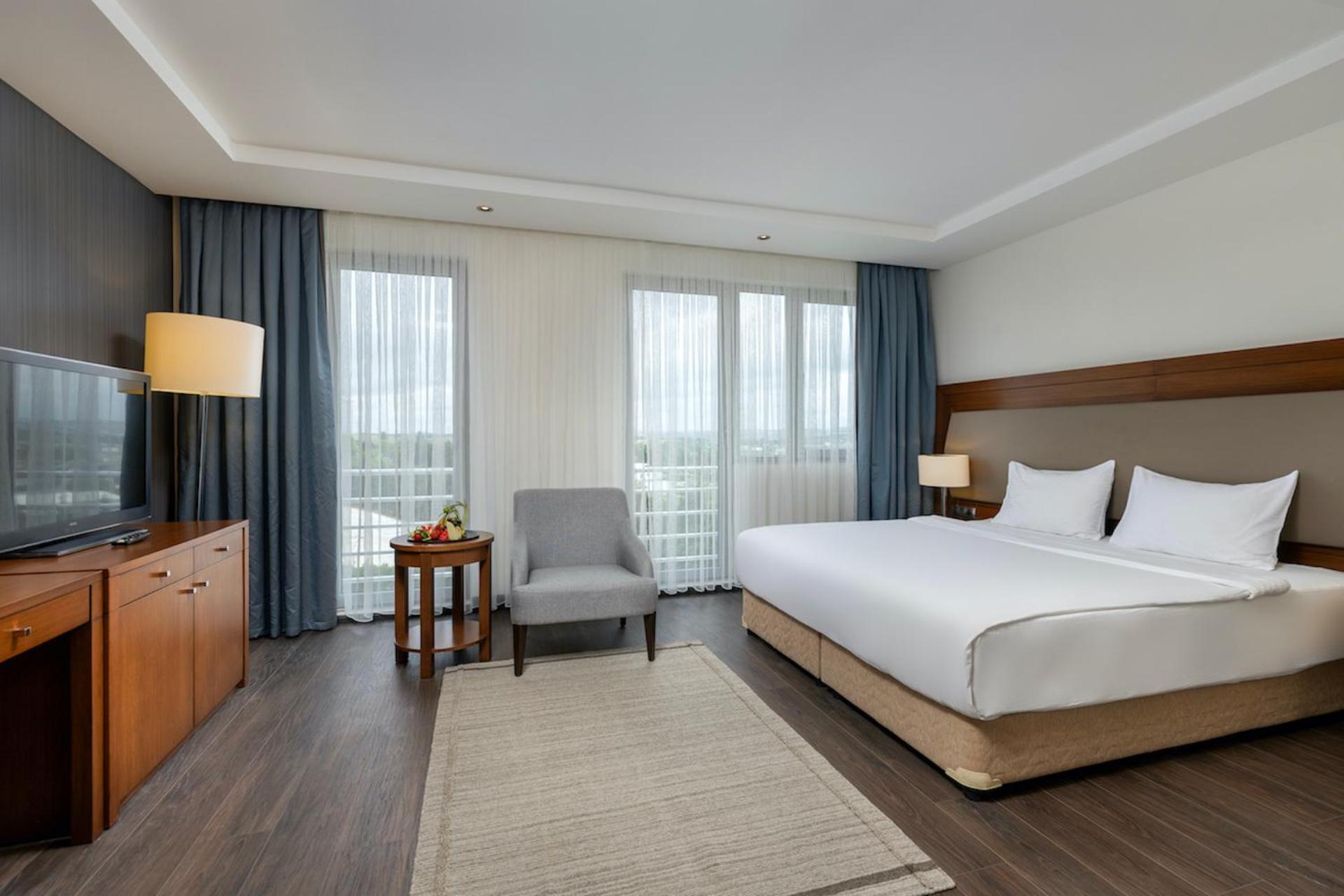 Miracle Istanbul Asia Airport Hotel & Spa Екстер'єр фото A room at the hotel